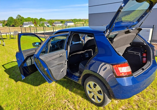 Skoda Fabia cena 40000 przebieg: 93400, rok produkcji 2017 z Kałuszyn małe 154